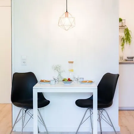 Lexapartments Mit Sonnenterrasse דירה